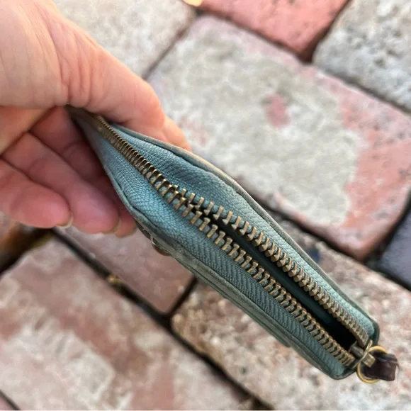 Coach unique green leather zip wallet - Picture 8 of 8